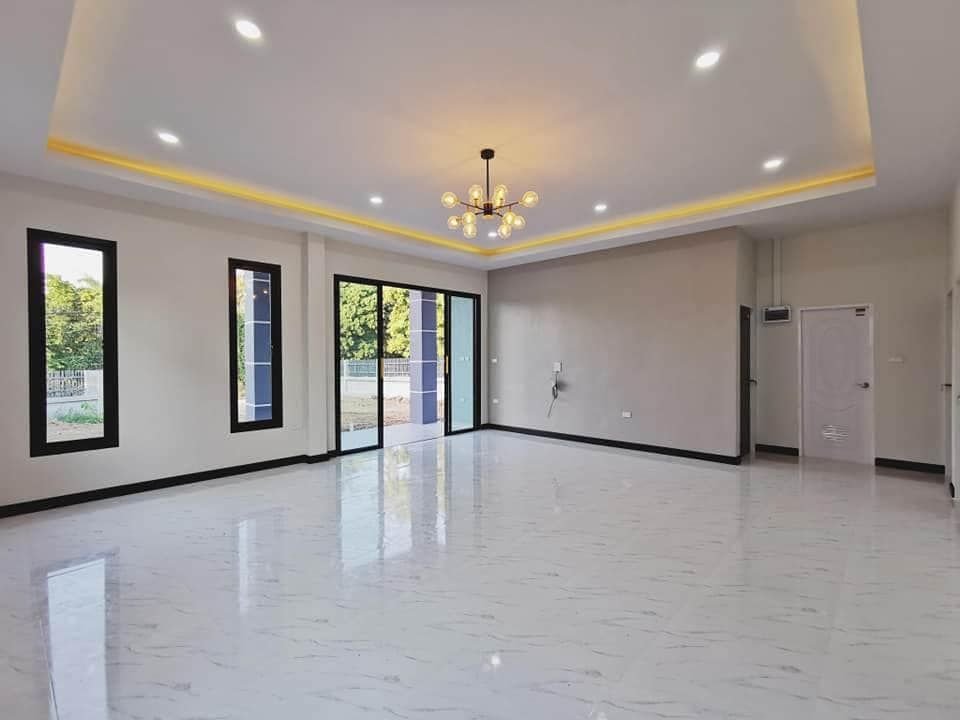 طلاء داخلي لجدار بألوان عصرية في الرياض